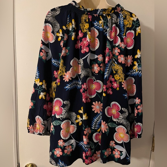 NWT Crown and Ivy Blouse - Picture 2 of 4